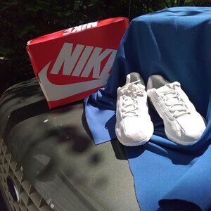 Nike mens Mayfly Leather Premium shoes